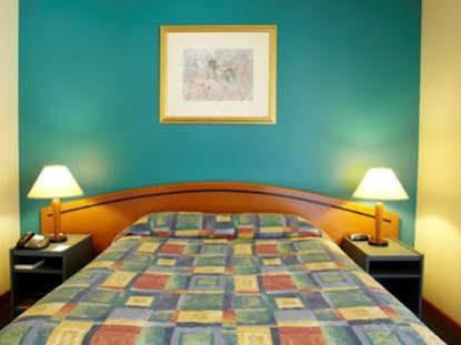 Seasons Hotel Newman Luaran gambar